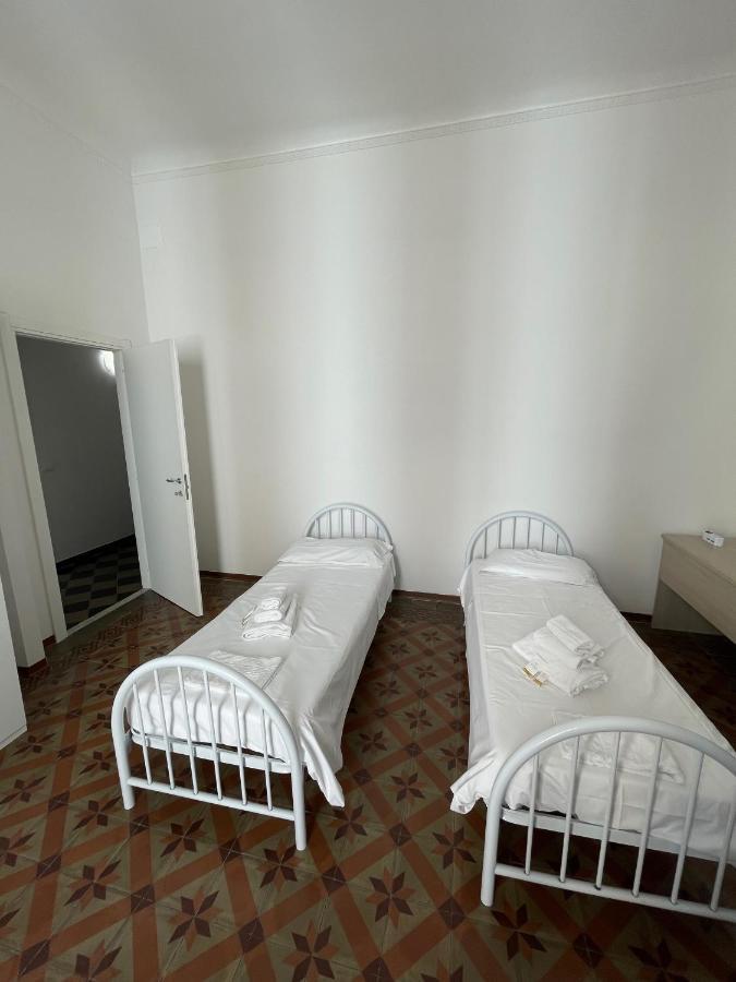 Cavour 414 Hotel La Spezia Buitenkant foto